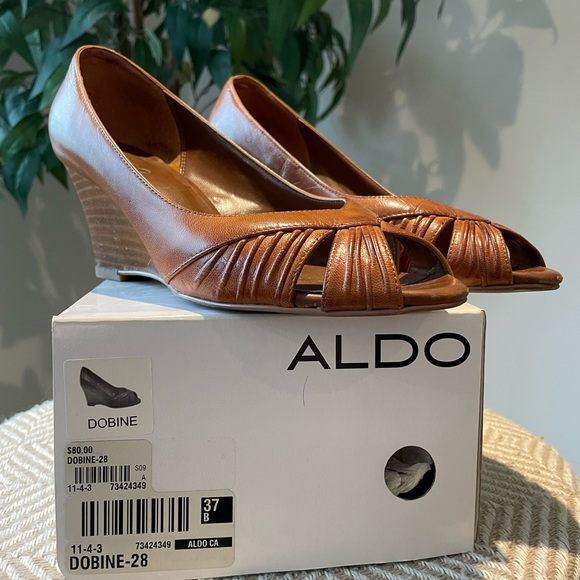 Cute Brown Leather Peep Toe Wedges. Size 7. Euro 37. - Picture 6 of 8